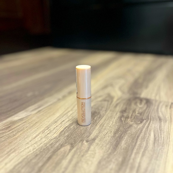 NWT Revolution Concealer BUNDLE - Picture 7 of 7